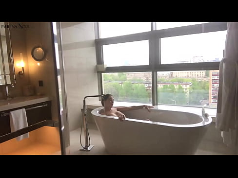 ❤️ ʻO ka pēpē nui e hoʻopaneʻe ana i kāna pussy i loko o ka lumi lua ❤️ Porn video ma porn haw.pornobot.ru ❤