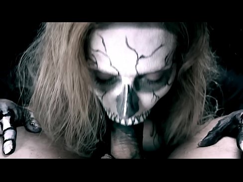 ❤️ ʻO ke kaikamahine daimonio e omo ana i ka moa me kona waha ʻeleʻele a me ka ʻai ʻana. ❤️ Porn video ma porn haw.pornobot.ru ❤